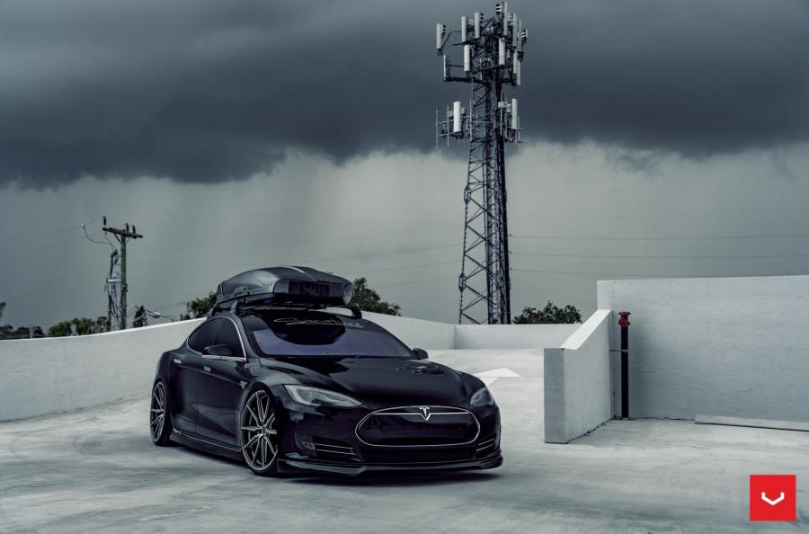  Tesla Model S on Vossen Wheels (HF-3) 2019 года  (фото 5 из 10)